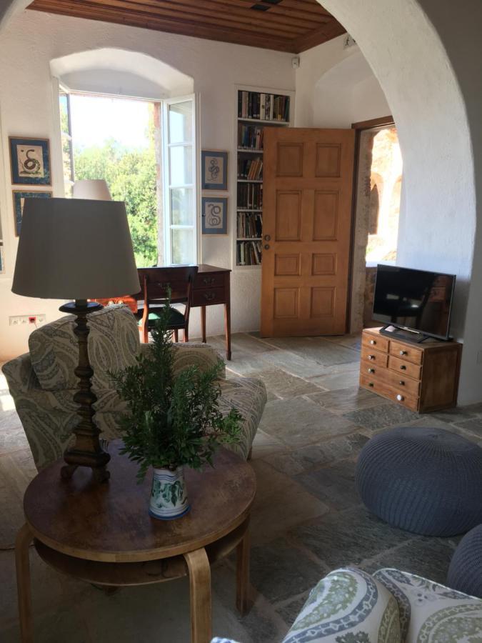 Bed and Breakfast Patrick & Joan Leigh Fermor House Kardhamili Exterior foto