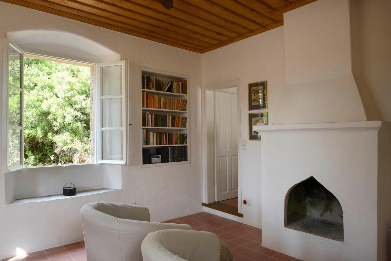 Bed and Breakfast Patrick & Joan Leigh Fermor House Kardhamili Exterior foto