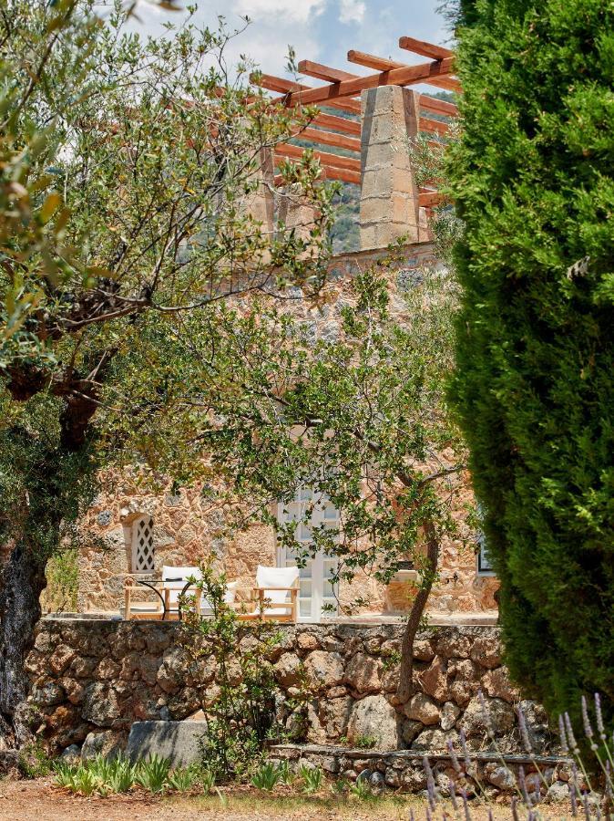Bed and Breakfast Patrick & Joan Leigh Fermor House Kardhamili Exterior foto